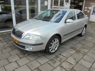 Škoda Octavia 1.6 Ambiente Airconditioning, Cruise Controle, Parkeersensoren