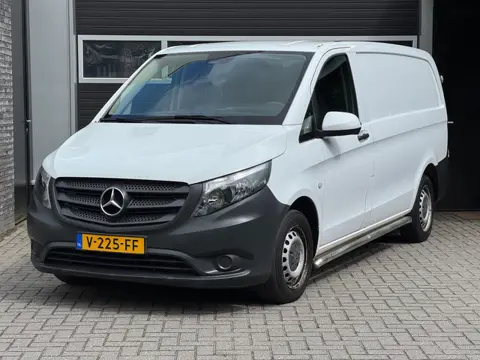 Mercedes-Benz Vito 111 CDI Lang Bestelauto van het Jaar editie Airco, NAP