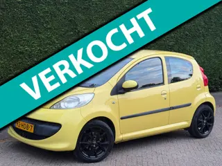 Peugeot 107 1.0-12V XS RIJDGOED/AIRCO/CARPLAY/APK 10-26