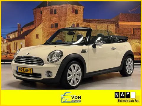 Mini Mini Cabrio 1.6 Cooper Chili Leer Airco PDC