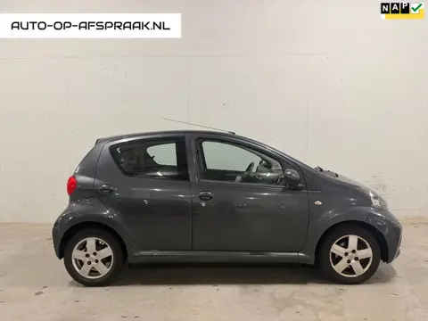 Toyota Aygo 1.0-12V Sport 5drs. Airco APK NAP
