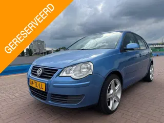 Volkswagen Polo 1.6-16V /Airco/Cruise/Trekhaak/Nieuwe APK