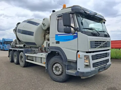 Volvo FM 380 FM/FH 9 * 8x4 * Manual gearbox * Big Axles *
