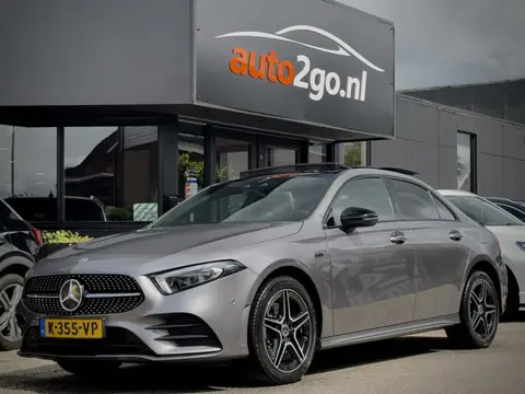 Mercedes-Benz A-Klasse 250 e AUT8 SOLUTION AMG LIMITED PANODAK NAVI CAMERA DIGI-DASH APPLE-CARPLAY L