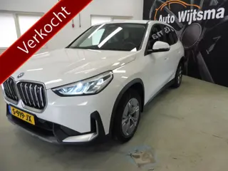 BMW iX1 xDrive30 Launch Edition 67 kWh SOH 93.9% Camera | LED | LMV 17" | Keyless | NL auto | 1e eig