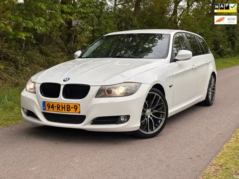 BMW 3-serie Touring 320d Efficient Dynamics Edition Luxury Line | Cruise + Navi Nu € 3.950,- !!!