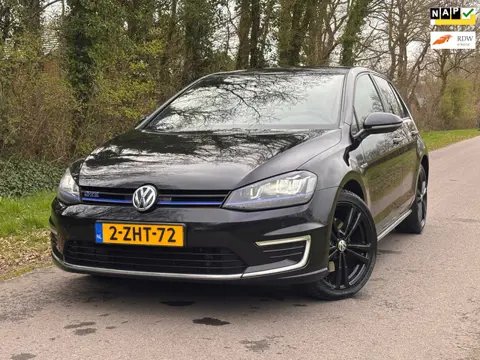 Volkswagen Golf 1.4 TSI GTE | DSG + Cruise control + Navi Nu € 11.750,- !!!