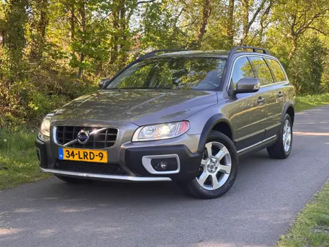 Volvo XC70 2.0 D3 FWD Summum | Airco + Cruise control + Leder |