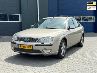 Ford Mondeo 1.8-16V Platinum | Airco + Cruise control |