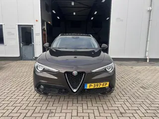 Alfa Romeo Stelvio 2.2d AWD Veloce Interieur 210 PK