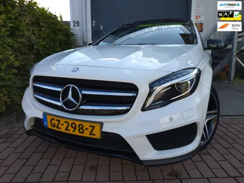 Mercedes-Benz GLA-klasse 200 Ambition Dealer onderhouden !