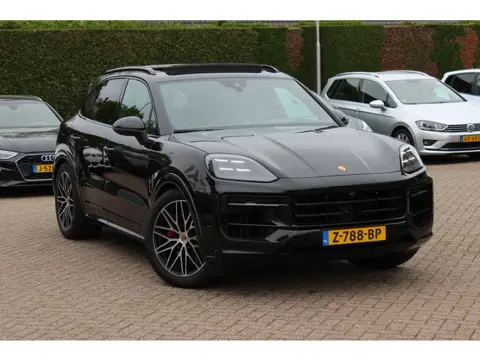 Porsche Cayenne 3.0 S E-Hybrid 519pk / Trekhaak / Panoramadak / 360Camera / Head-up / Achterasbestur
