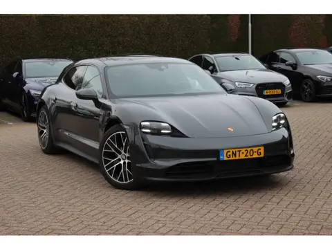 Porsche Taycan Sport Turismo 93 kWh / SoH 93,3% / Panoramadak / Camera / Bose / 20'' / Luchtvering /