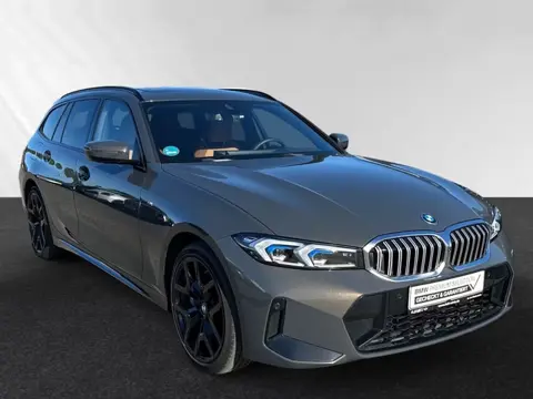 BMW 3 Serie Touring 330e xDrive M-SPORT Pro ** AD. LED, BEIGE LEDER, TREKH, PANO, MEMORY, 19-inch LM