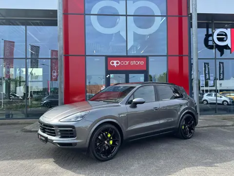 Porsche Cayenne 3.0 E-Hybrid | Panorama | Luchtvering | Bose | Dodehoek sensor | Stoel ventilatie | 
