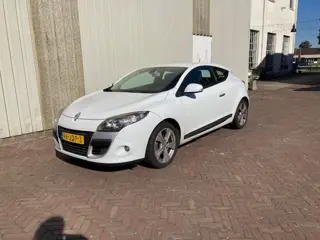 RENAULT MEGANE CoupÃ© 1.6 Dynamique  110 Pk  Climat control  Cruise control  Top vakantieauto of youngtimer