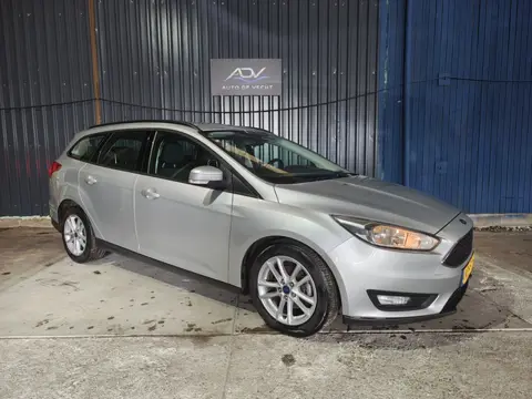 Ford Focus Wagon 1.0 Lease Edition - NIEUWE DISTRIBUTIERIEM - PARKEER CAMERA - GOED ONDERHOUDEN - LM