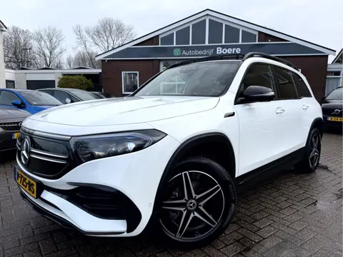 Mercedes-Benz EQB 300 4MATIC AMG Line 7-Persoons Panoramadak, 360 camera