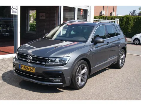 Volkswagen Tiguan 1.4 TSI ACT Comfortline Business R Navi,Cruise,Trekhaak,Pdc,Pano,RIJKLAARPRIJ!!