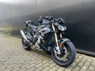 BMW S 1000 R - 2025 - Carbon - Akrapovic - BTW
