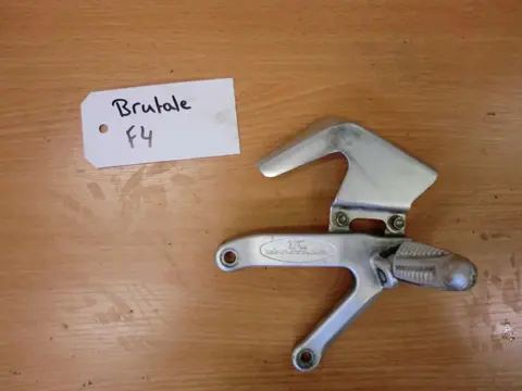 LINKER SCHETSPLAAT MV Agusta 750 Brutale 2003 - 2006