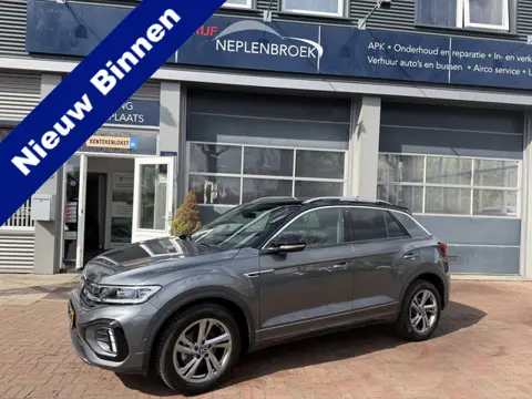 Volkswagen T-Roc 1.5 TSI R-Line Edition DSG-aut. R-LINE / Trekhaak afn. / Camera / Stoelverw. / IQ L