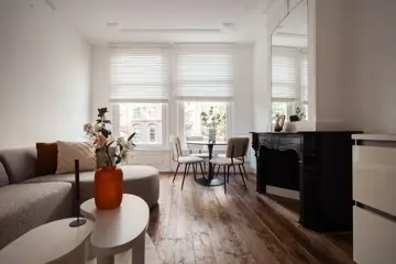 Woning aan de Oudezijds Achterburgwal te Amsterdam