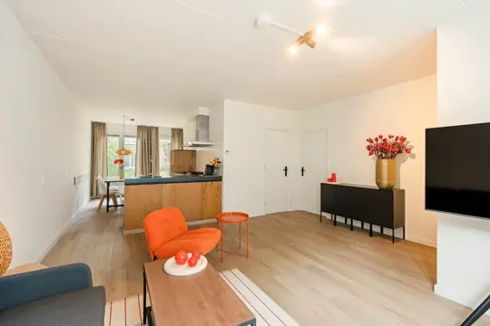 Woning aan de Bataviastraat te Amsterdam