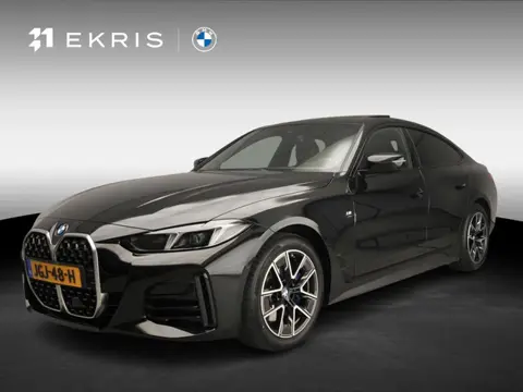 BMW 4 Serie Gran Coupe 430i xDrive | M-Sportpakket | LED | Navigatie | Schuifdak | Sportstoelen | St