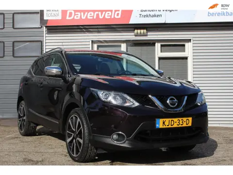 Nissan Qashqai 1.2 Premier Edition vol opties zoals: trekhaak, stoelverwarming, navigatie, cruise-co