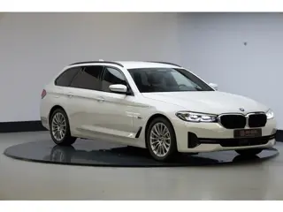 BMW 5-serie Touring 530e Executive | Driving Assistant | ACC | Head Up | Leder | SOH 92,2% |