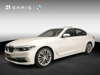 BMW 5 Serie Sedan 520d | LED | Leder | HUD | Active cruise | Trekhaak | Schuifdak | Comfortzetels | 