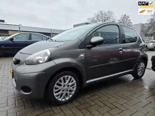 Toyota Aygo 1.0-12V Aspiration Green 5-deurs AIRCO