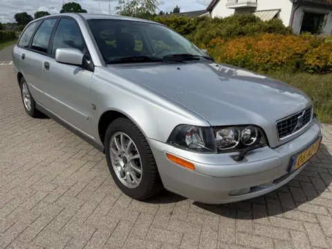 Volvo V40 2.0 Europa (bj 2004)
