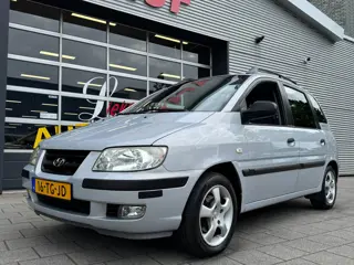 Hyundai Matrix 1.6i Dynamic - Airco I Sport velgen I PDC I Comfort pakket I Dakrail I APK 2027