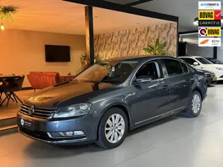 Volkswagen Passat 1.8 TSI Highline Trekhaak StoelVW PDC Cruise Clima Rijklaar