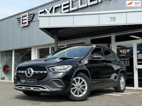 Mercedes-Benz GLA-klasse 250 e Style | Panoramadak | Leder