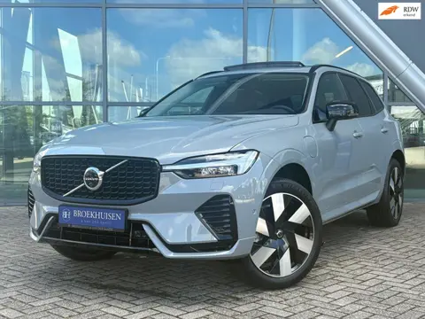 Volvo XC60 2.0 T8 Plug-in hybrid AWD Plus Dark 455pk Panoramadak / 360 Camera / Stoel-Stuur verwarmi