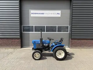 iseki TX1410 4WD minitractor op gazonbanden