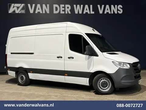 Mercedes-Benz Sprinter 314 CDI 143pk L2H2 Euro6 Airco | Camera | 3500kg Trekhaak | Apple Carplay | C