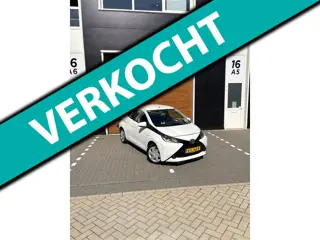 Toyota Aygo 1.0 VVT-i x-play. I 1e Eigenaar I Achteruitrijcamera I Nieuw APK
