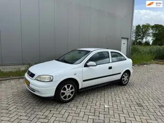 Opel Astra 1.6 GL leest tekst aub