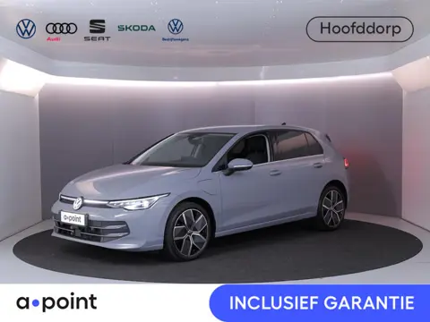 Volkswagen Golf 1.5 eHybrid Style Edition 204 pk Automaat (DSG) | Verlengde garantie | Navigatie | P