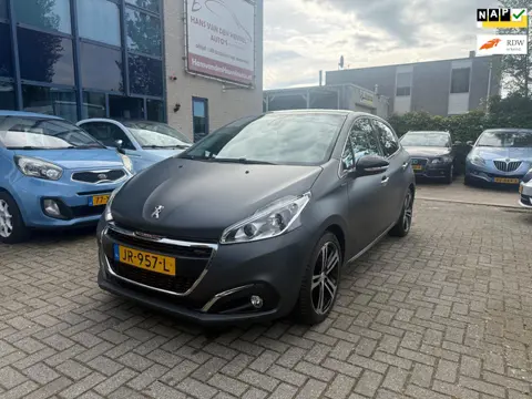 Peugeot 208 1.2 GT-line MAT LAK, Panoramadak, Airco, APK 05/27