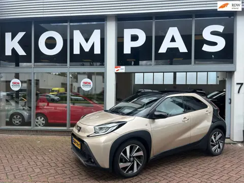Toyota Aygo X 1.0 VVT-i S-CVT Envy |AUT|Keyless|CABRIO|Carplay|JBL|Airco|1EIG|A.Camera|PDC|LM.VELGEN