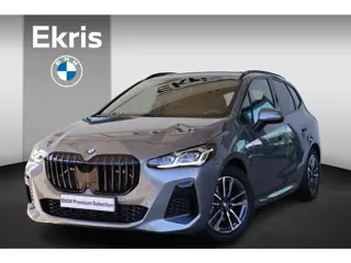 BMW 2-serie Active Tourer 220i | M Sportpakket | Stuur- en stoelverwarming | Camera | Stoelen Elektr