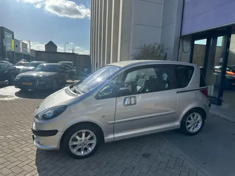Peugeot 1007 1.6-16V Sporty Automaat! NAP! NAVI! INRUIL MOLGELIJK!