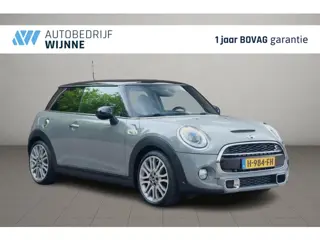 MINI Cooper S 192pk Chili Serious Business | JCW Pakket | Panoramadak | Keyless | Camera | Harman/ka