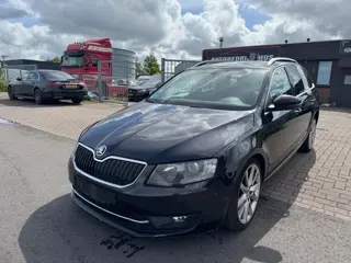 Skoda Octavia Combi 1.6 TDI DSG-AUTOMAAT PANO/NAVI/CLIMA