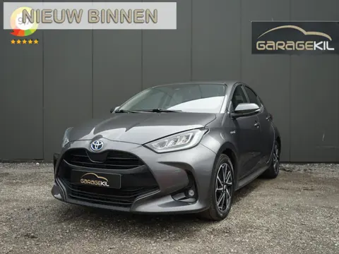 Toyota Yaris 1.5 Hybrid Dynamic Dealer onderh. / Adaptive cruise / Camera / Carplay / Keyless / LED 